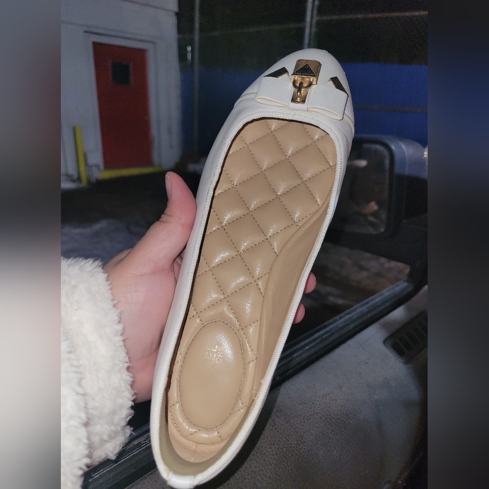 Michael Kors White Flats size 6.5 - Picture 3 of 9